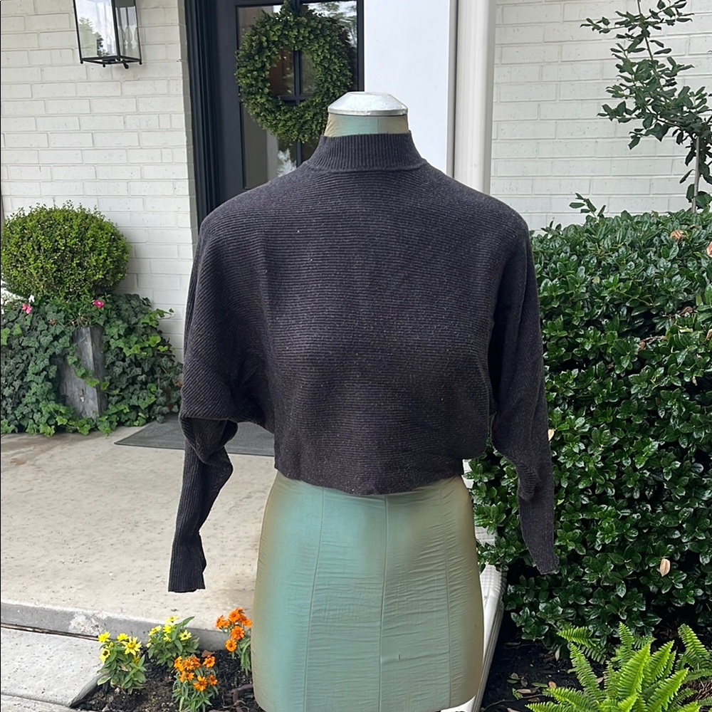 Elegant cropped Black Women's Sweater